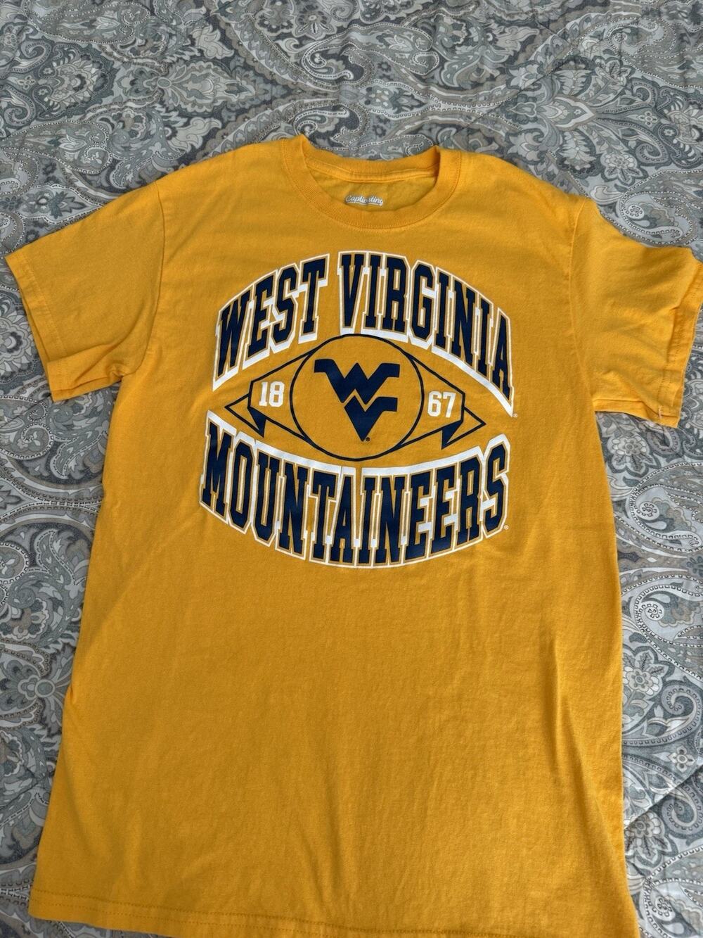 West Virginia Mountaineers Gold Short Sleeve Graphic Tee Unisex Small NWOT